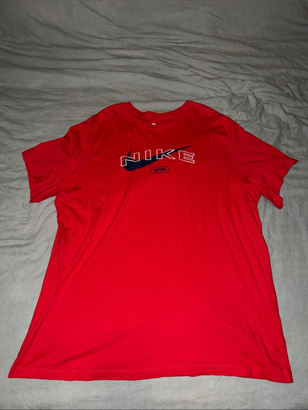 Nike Men’s Red Crewneck Graphic Tee with Navy Accent